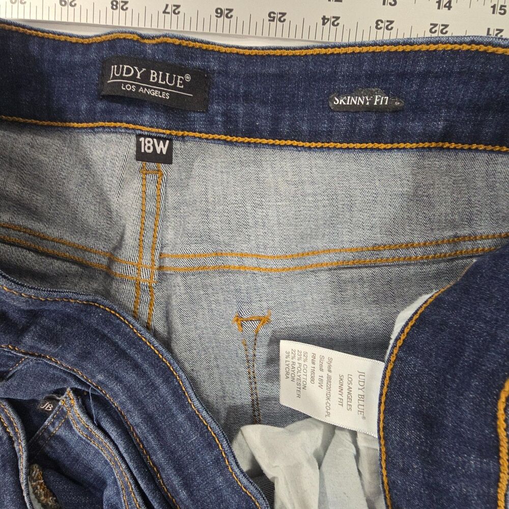 Judy Blue Womens Size 18W Skinny Fit Distressed Raw Hem Jeans Dark Wash Denim BM - Picture 6 of 8
